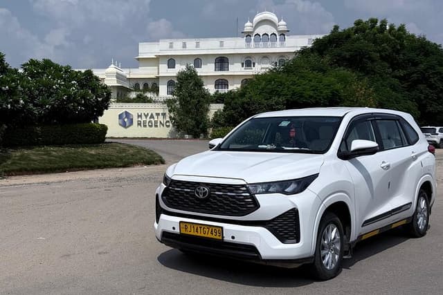 Private Transfers Agra To Jaipur with Sikri & Step Well visits