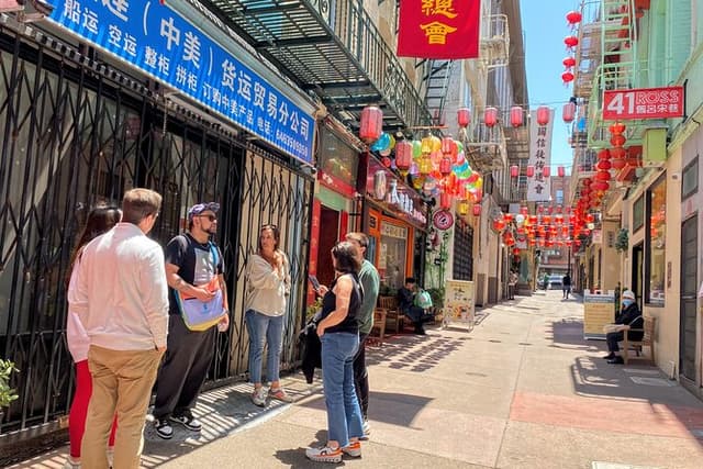 San Francisco: Chinatown & Litte Italy Food Tour with 5 Dishes