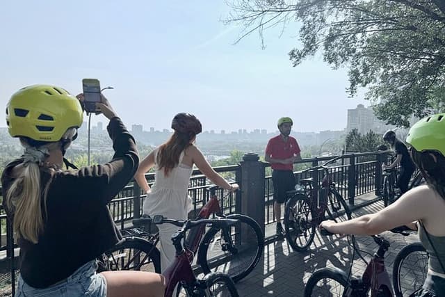 Edmonton City Highlights 3 Hour Bike Tour, E-Bike Upgrade Avail.