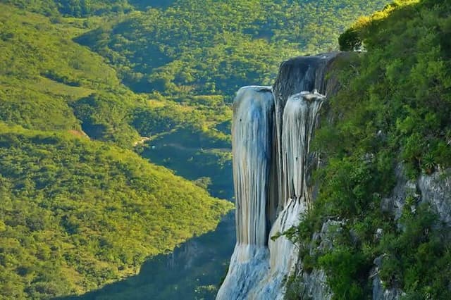 Route Hierve el Agua Arbol del tule Mitla Mezcal Tapetes y Velas