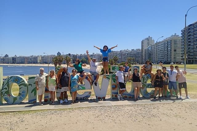 Tour of Montevideo for cruiseships small groups.