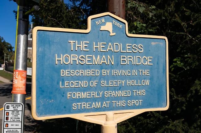 Sleepy Hollows Ghosts Self Guided Audio Walking Tour w/EMF Reader