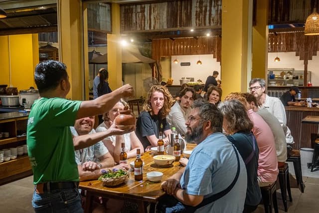 Phnom Penh Evening Food Tour - Inclusive 5 stops local Tastings