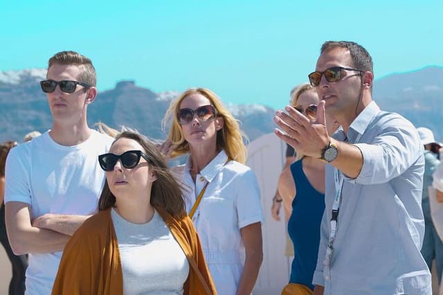 Santorini Shore Excursion: Private Tour with Hotel & Port Pickup