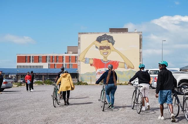 Khayelitsha Cultural Bicycle Tour with Shuttle and Lunch