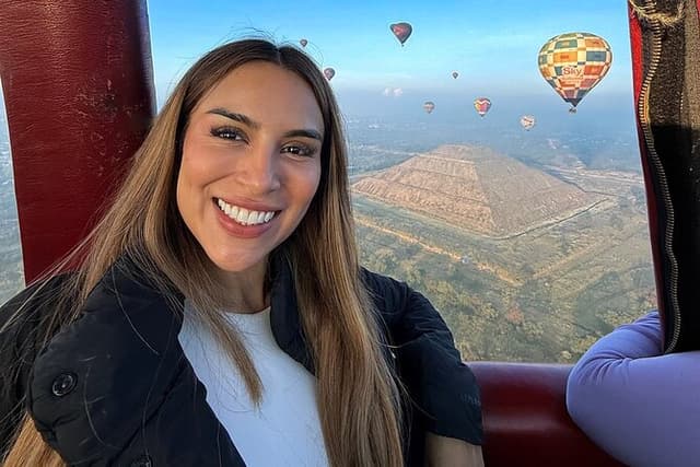 Balloon Flight + Natural Cave Breakfast + Pick up + Pyramids