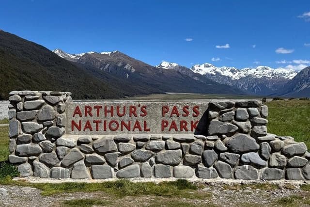 Castle Hill & Arthurs Pass Private day tour from Christchurch