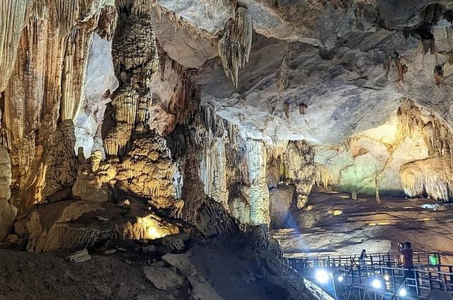 Full-Day Hue to Phong Nha Cave Or Paradise Cave Adventure