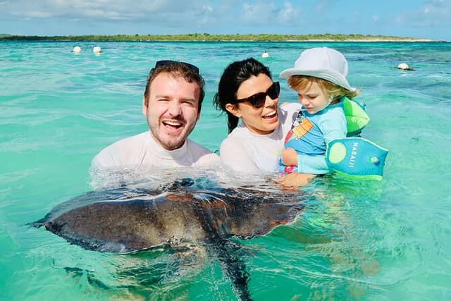 3-Hours Eye-Opening Stingray City Antigua - Transfer R/T included