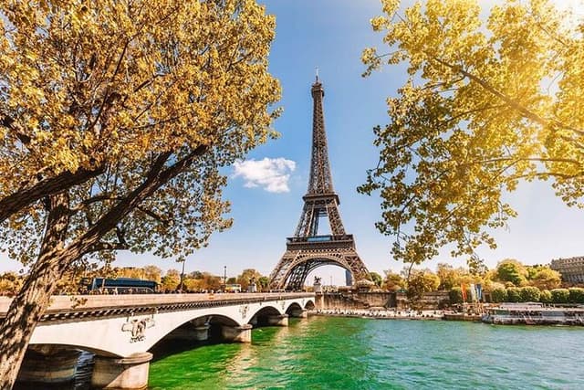 Paris: Your Perfect Private Custom Tour 5h in the heart of Paris