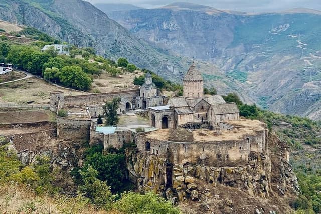Private Tour: Khor Virap-Areni-Noravank-Shaki-Tatev