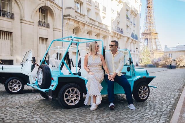 Private Paris Landmarks Tour by Golf Cart (pickup included)