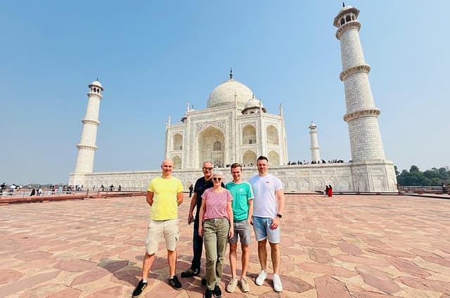 Taj Mahal, Agra Fort & Baby Taj Private City Tour by Car