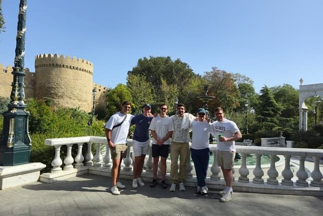Baku: Stunning Walking Tour of Historical and Modern City