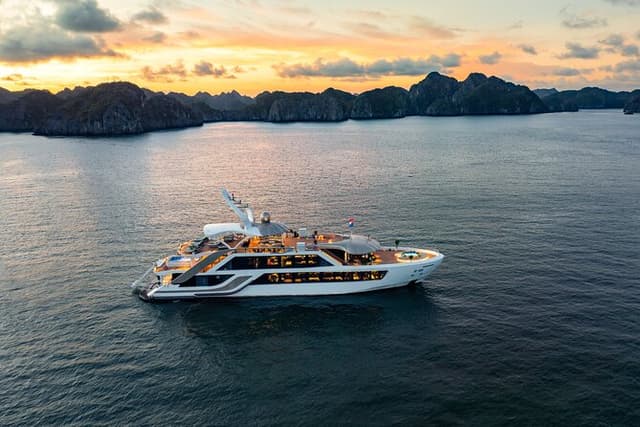 Lan Ha Bay Full-Day Tour from Hanoi, Hai Phong - Serenity Cruises