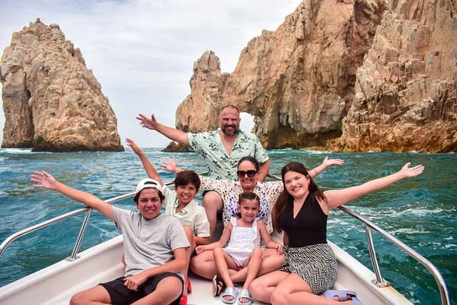 Boat Tour with Glass Arc Bottom with Beach Time