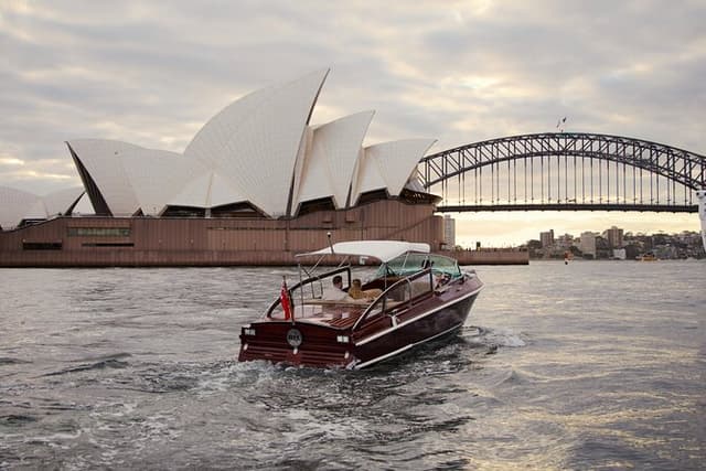 Private 2 Hour Highlights Cruise of Sydney Harbour - Up to 6