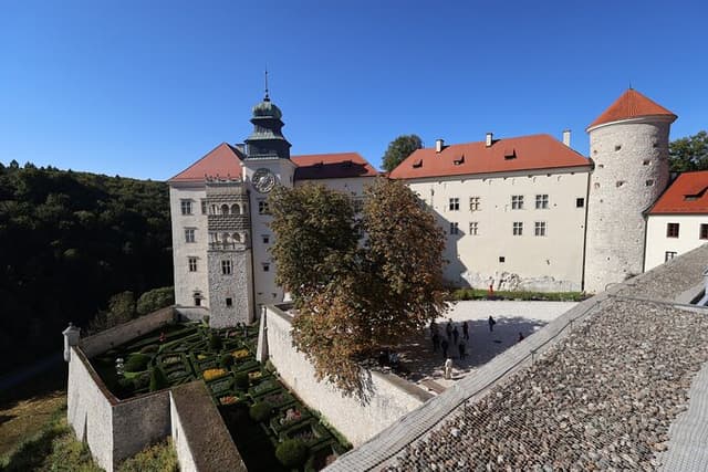 Ojców National Park & Castles: Private SUV Trip from Krakow