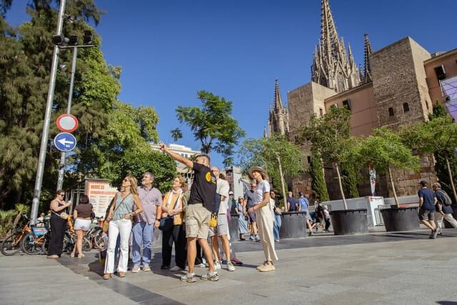 Barcelona Historical Walking Tour: Gothic Quarter and El Born
