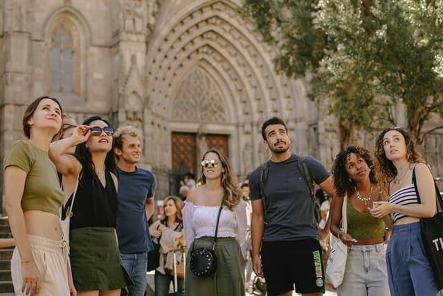 Barcelona in 2 Hours: Guided Walk Through History and Sights