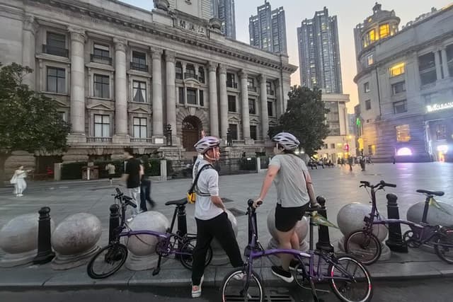 Wondrous Wuhan Cycling Tour （Historical Route or East Lake Route）