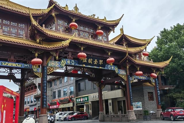 3-hour In-depth History and Culture Walk Tour in Central Chengdu