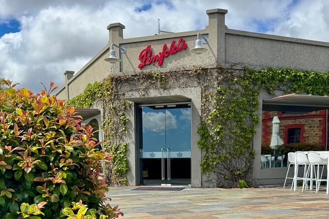 Adelaide Couples Tour: Penfolds(World #2) Visit Hahndorf & Lunch