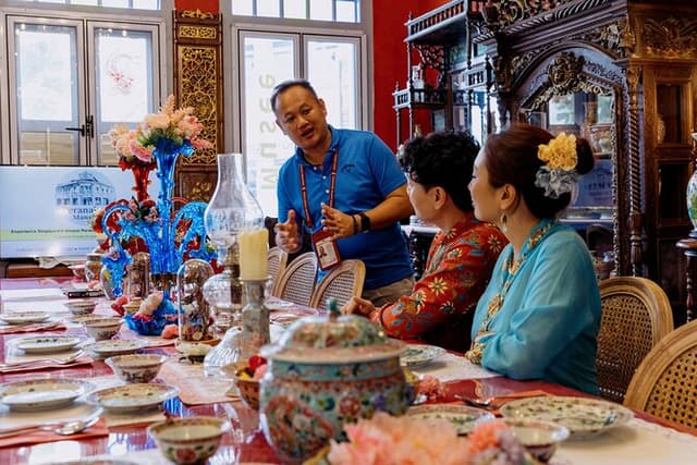 Singapore: Peranakan Walking Tour Through Katong - Joo Chiat