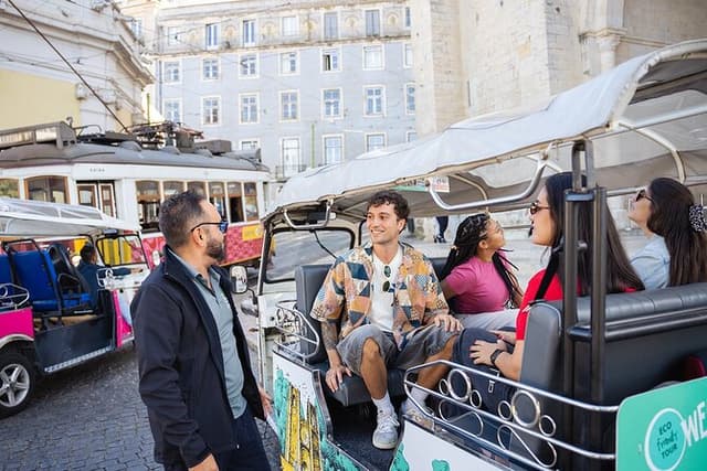 Explore Lisbon by Tuk Tuk: History and Viewpoints
