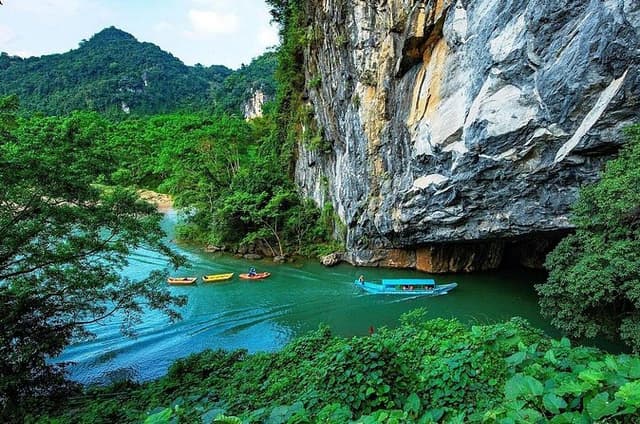Phong Nha Caves Exploration Tour from Hue