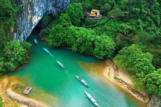 From Hue: Explore Phong Nha Cave & Paradise Cave Full-Day Tour