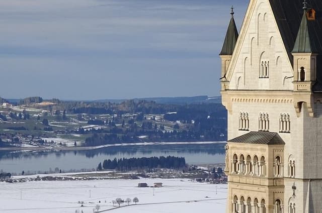 Mike's Neuschwanstein Castle & Garmisch Xmas market Private Tour