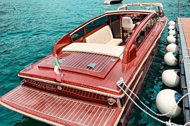 Lake Como: Boat Tour on a Classic Luxury Wooden Boat