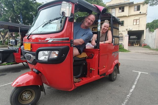 Negombo City Tour by Tuk Tuk All Entry Fees Included(Private)