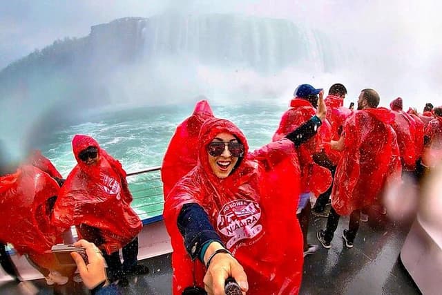 NYC to Niagara Falls 1-Day Tour: Flight and Land-Airfare Included