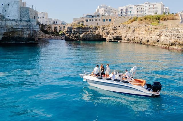 Shared Boat Tour in Polignano a Mare with Aperitif