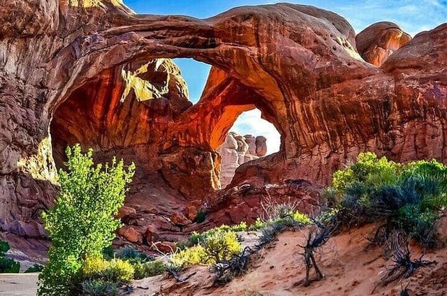 Red Rock Canyon Bus Tour From Las Vegas