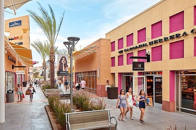 Las Vegas Premium Outlets North South and Strip Tour