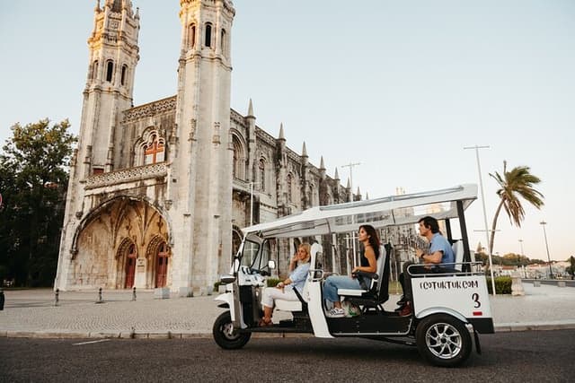 Welcome Tour to Lisbon in Private Eco Tuk Tuk with a Local