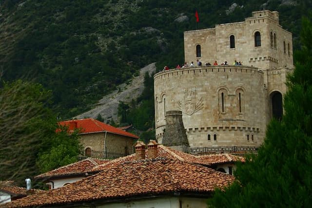 Kruja Castle, Museum & Bazaar Day Trip from Durres/Golem