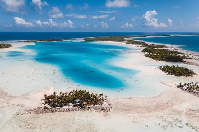 BLUE LAGOON | Eco-tour | Snorkeling Avatoru | Secret Green Lagoon