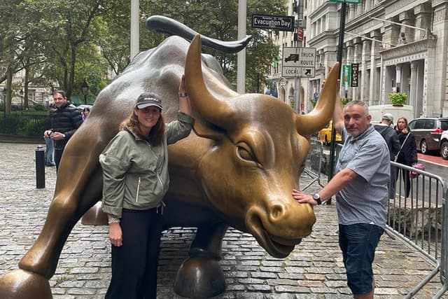 Wall Street, 9/11 Memorial and Lower Manhattan Walking Tour NYC