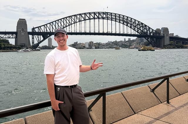 Sydney Highlights Walking Tour: Bridge Rocks House