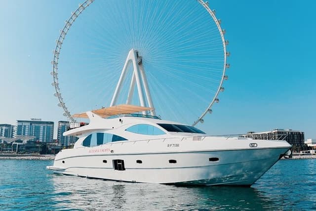 Dubai Marina Yacht Tour: Ain Wheel, JBR & Harbour in 1 Hour