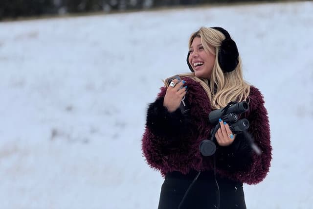 Yellowstone Winter Wildlife & Snowshoe Tour | PRIVATE