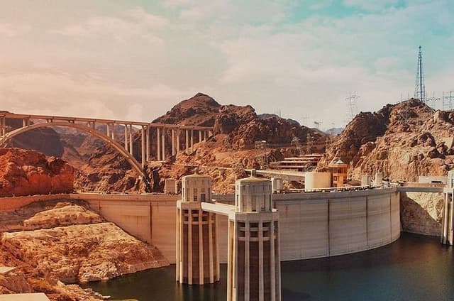 Hoover Dam Express Small Group Tour From Las Vegas