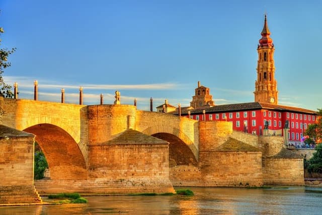 Zaragoza Scavenger Hunt and Highlights Self Guided Walking Tour