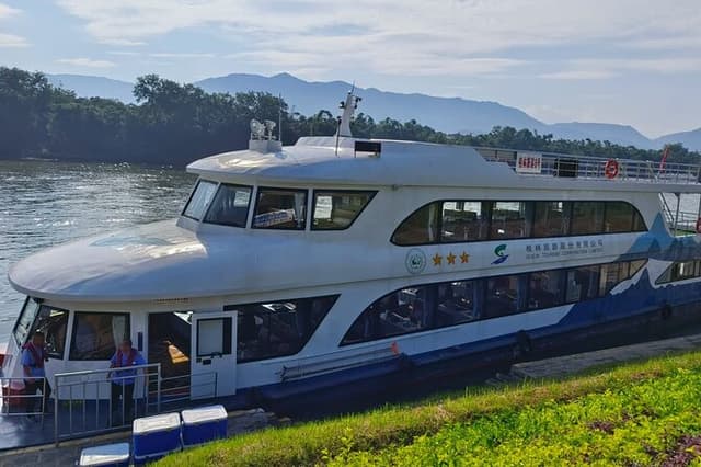 Guilin to Yangshuo Li River Cruise Private Day Trip