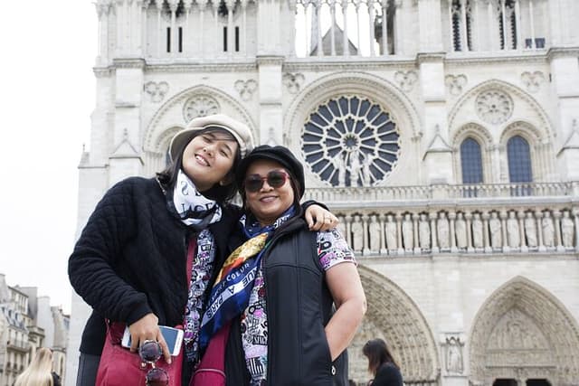 Paris Private Tour to Louvre Museum & French Crepes