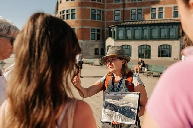 Private Walking Tour of Old Quebec with Funicular